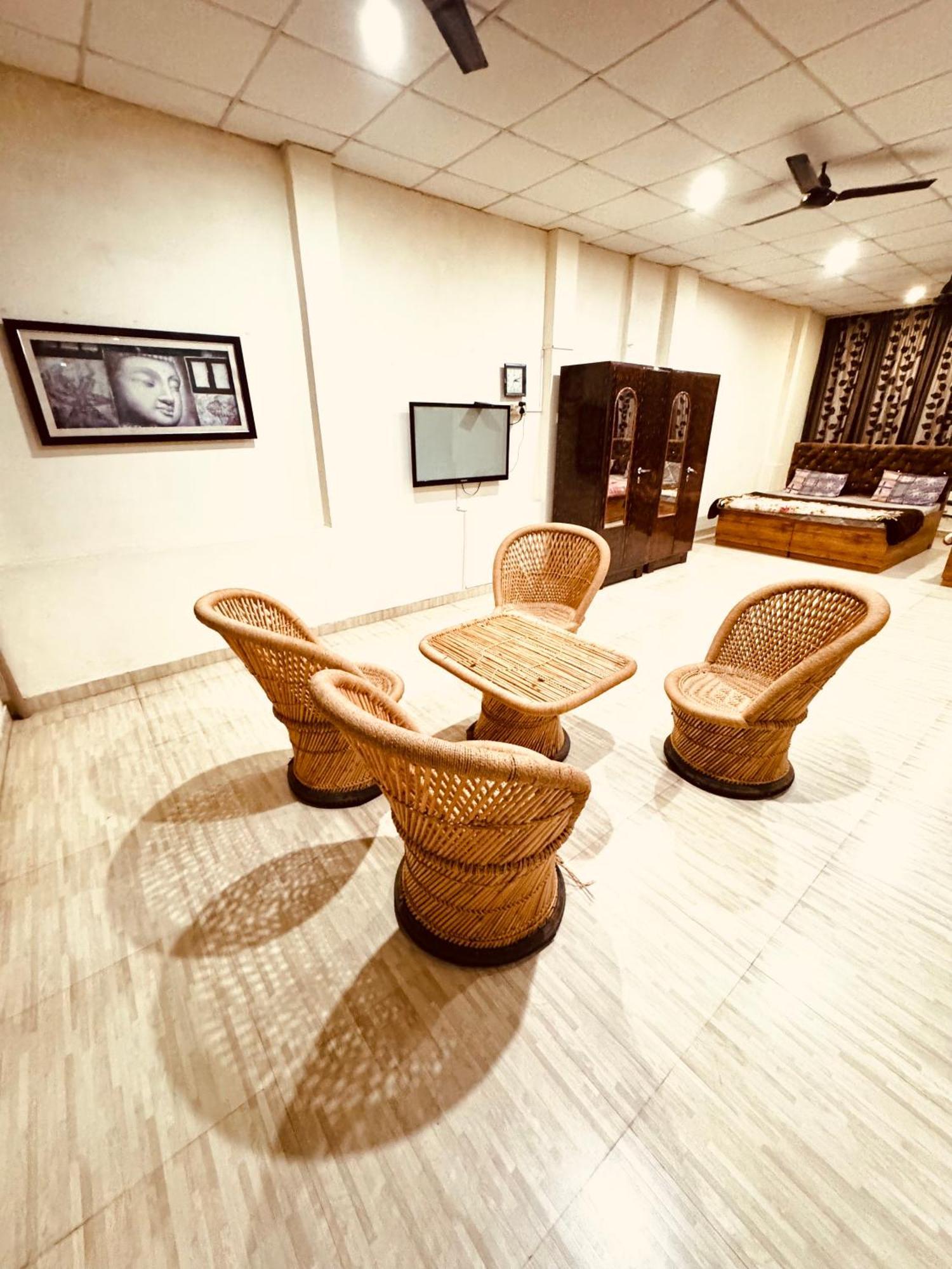 Qube House Bnb Rishikesh Luaran gambar